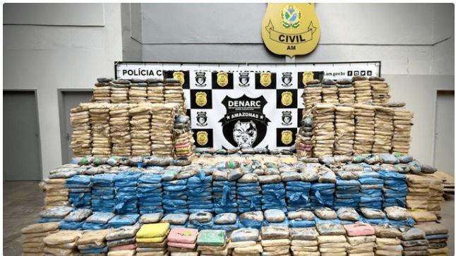 Polícia apreende haxixe e maconha avaliados em R$ 24 milhões escondidas em 'submarino' no AM