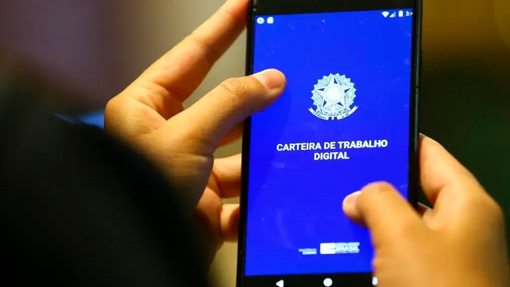 Trabalhador CLT com empréstimo consignado pode pedir portabilidade da dívida; veja como fazer