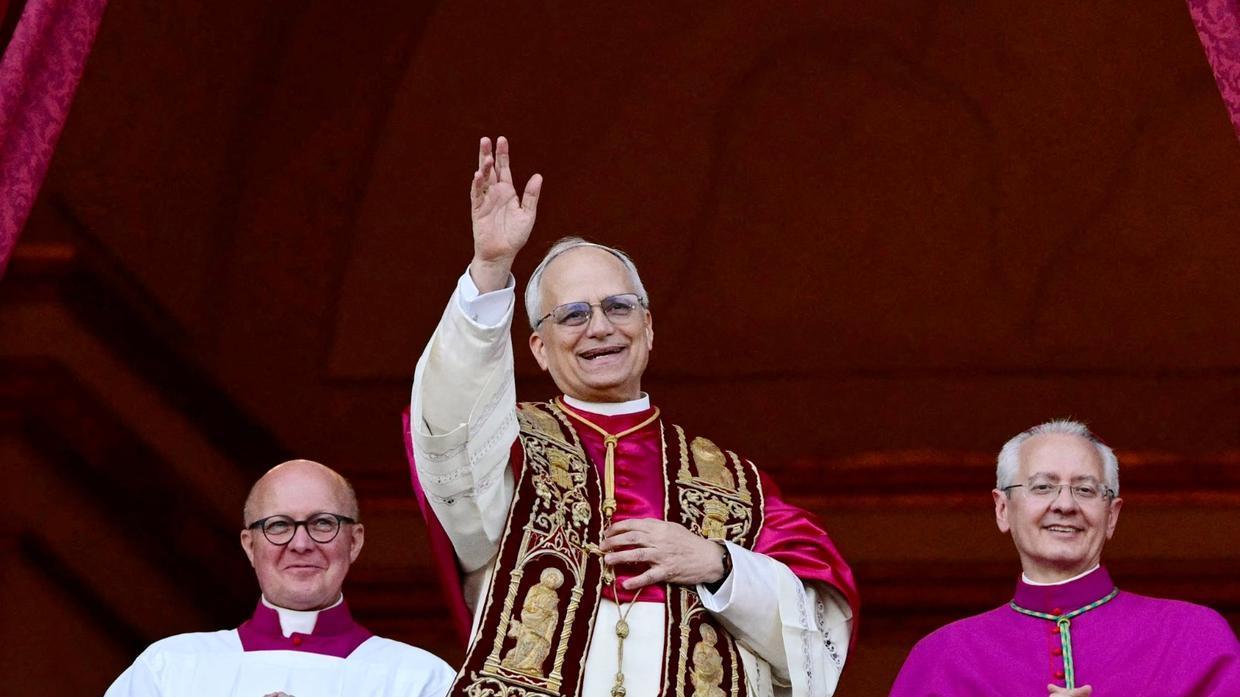 Vaticano divulga assinatura e brasão do Papa Leão XIV; entenda significado