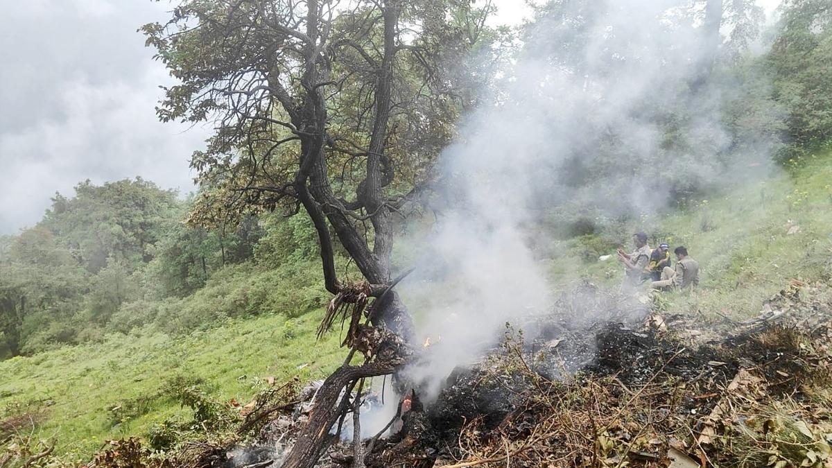 Helicóptero cai em região de montanhas da Índia e mata sete pessoas