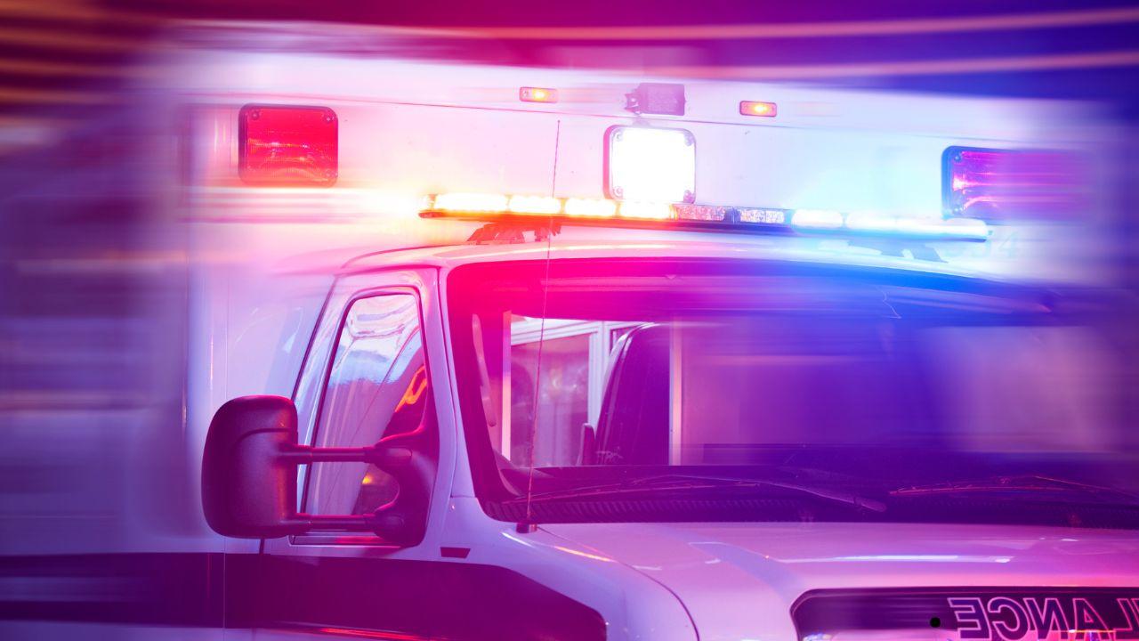 Homem finge mal-estar e usa ambulância como carona para ir ao bar