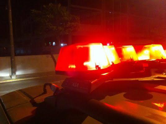 Jovem grávida é morta ao tentar proteger o marido durante invasão