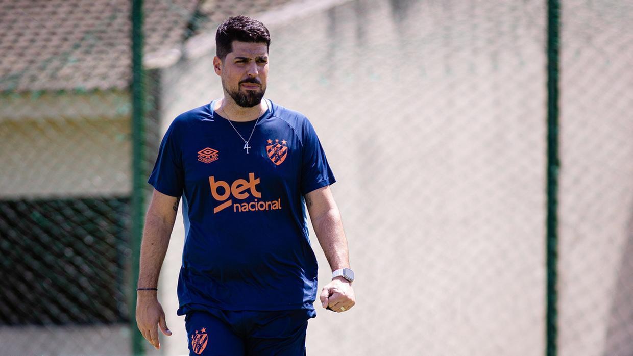 Na lanterna da Série A, Sport demite técnico António Oliveira