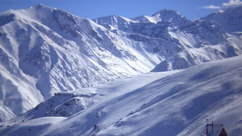 ❄️ Nevasca isola grupo de brasileiros a 4 mil metros de altitude nos Andes, no Chile