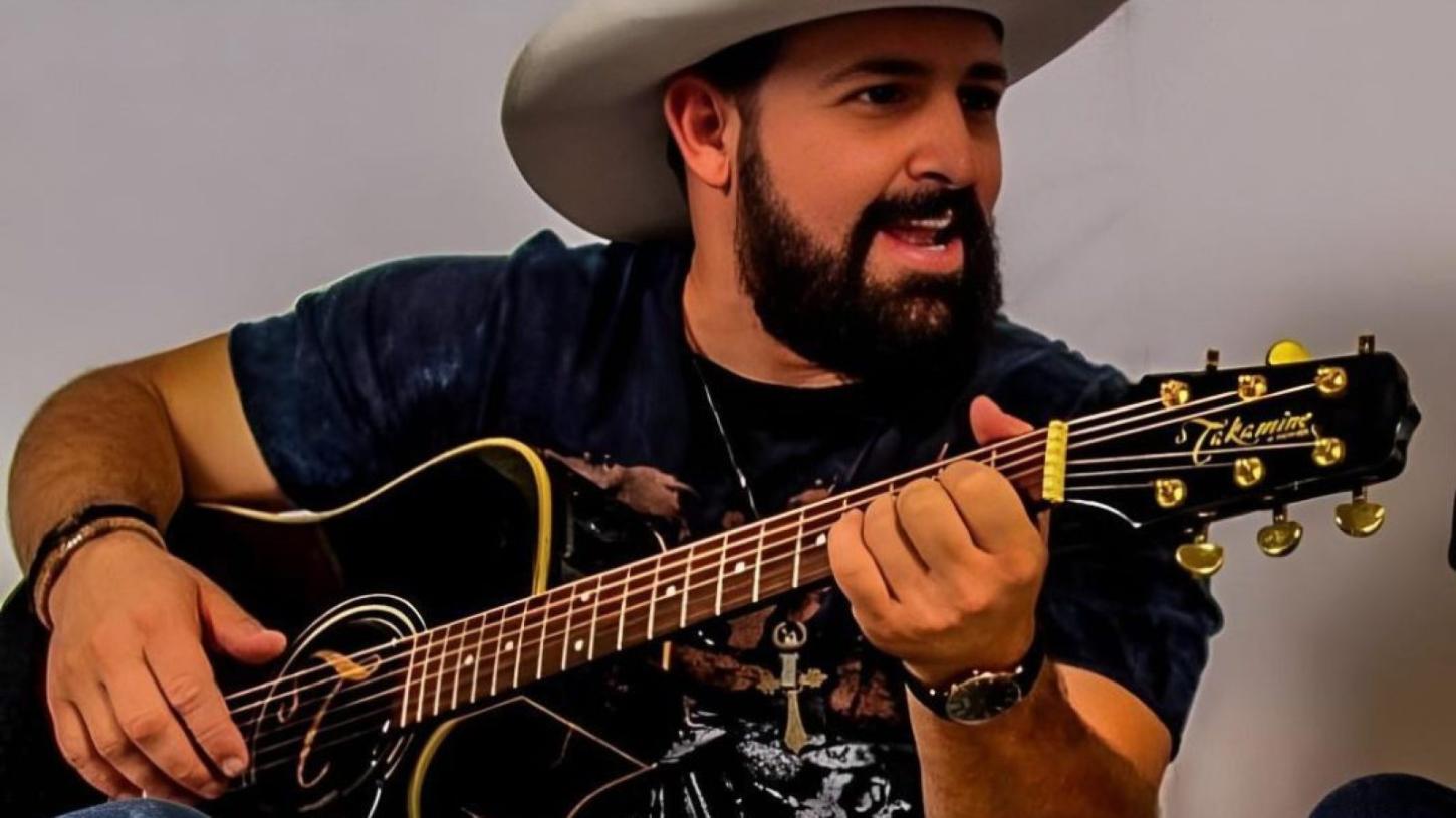 Cantor sertanejo é assassinado com vários tiros