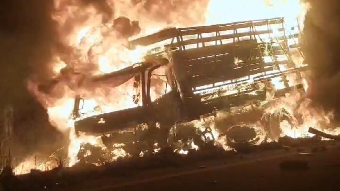 Homem morre após colisão em acidente de trânsito envolvendo caminhão no Ceará