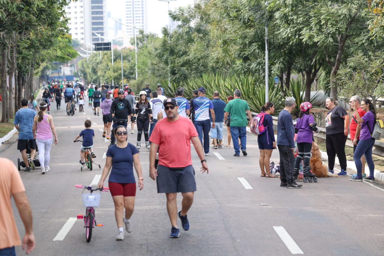 Ceará tem 94 homens a cada 100 mulheres e eles são maioria em apenas dois grupos de idade, diz IBGE