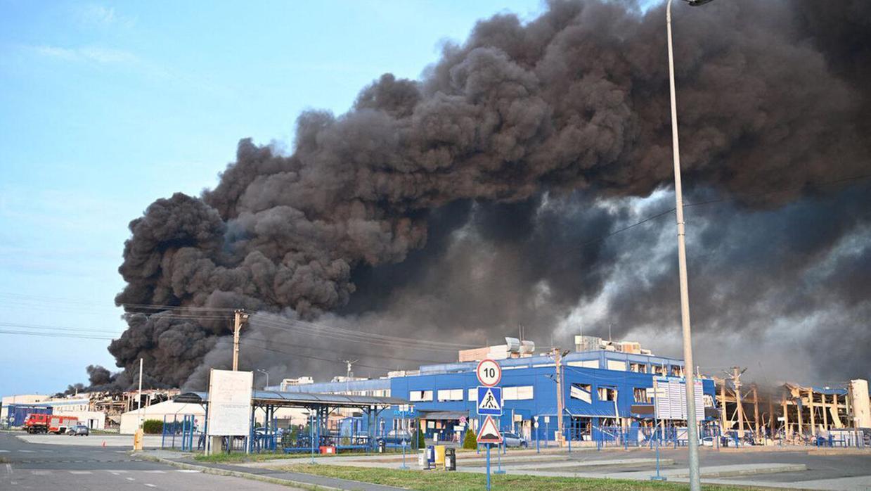 Ucrânia ataca Rússia com drones e provoca incêndio em usina nuclear