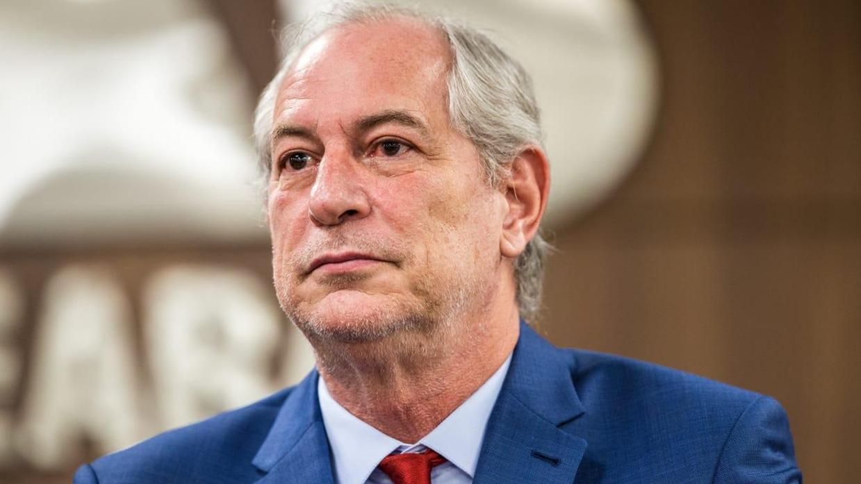 Ciro Gomes se filia ao PSDB, anuncia presidente da sigla no CE