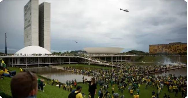 8 de janeiro: três anos após atos, prédios da Praça dos Três Poderes mantêm segurança reforçada para visitas; entenda