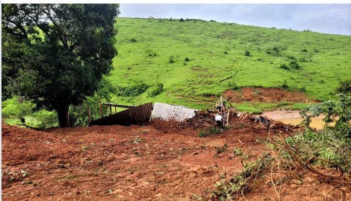 Família morre soterrada após deslizamento de terra atingir casa em MG