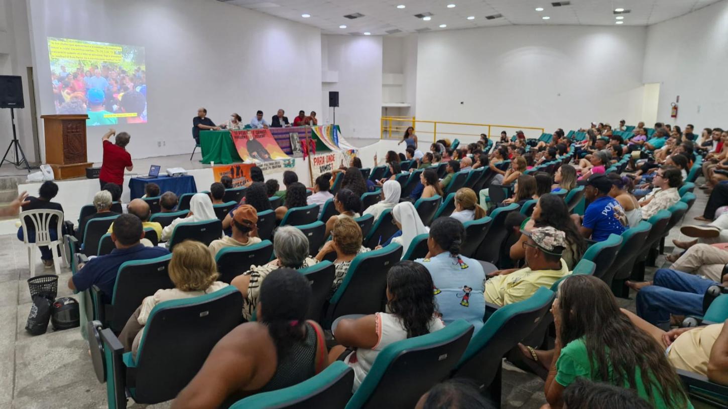 Fórum revela crise habitacional e expõe realidade de mais de 500 pessoas em ocupações em Iguatu