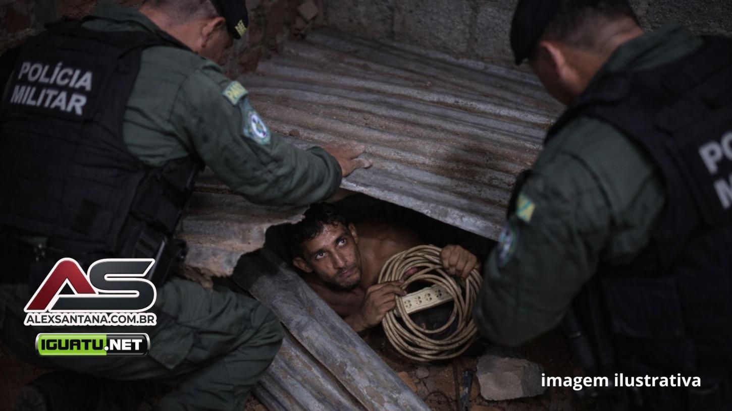 Homem é preso escondido dentro de obra, após invadir residência e furtar objetos no bairro Prado, em Iguatu