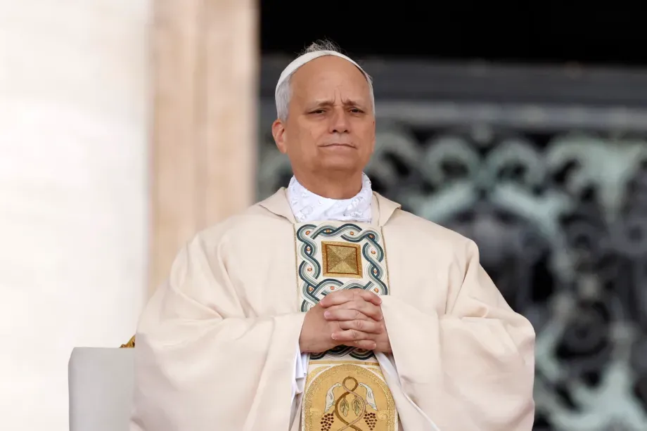 Papa Leão XIV critica tratamento a imigrantes e diz que são tratados pior que animais