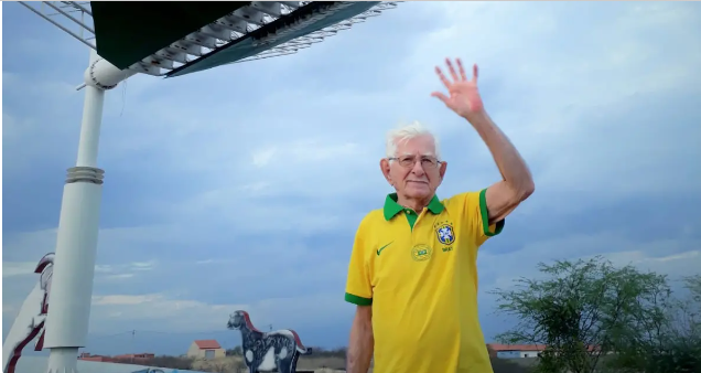 Cearense de 101 anos testemunha todas as Copas do Mundo e crê no hexa: ‘É pra ganhar’
