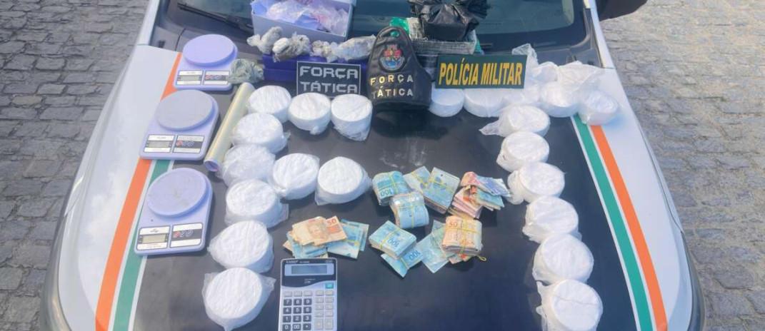 Polícia Militarprende suspeito e apreende quase 17 kg de drogas em Iguatu