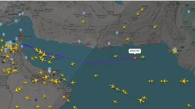 Boeing 737 desaparece com 5 pessoas a bordo no Paquistão
