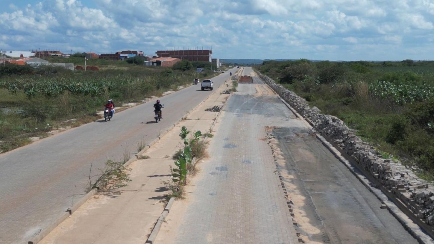 Prefeitura inicia reparos no Anel do Contorno e anuncia programa para retomar obras paralisadas em Iguatu