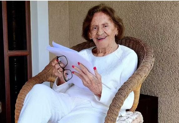 Atriz Laura Cardoso morre em São Paulo aos 98 anos