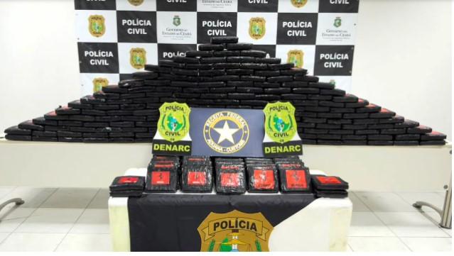 Mais de 200 kg de maconha são apreendidos em potes de açaí no bairro Jangurussu, em Fortaleza