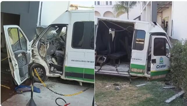 Motorista de transporte escolar perde controle e bate contra muro do Centro Cultural do Cariri, no Crato