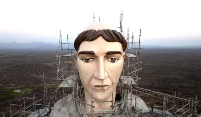 Cabeça de Santo Antônio em Caridade, no Ceará tem pintura finalizada após estátua ficar incompleta por quase 40 anos