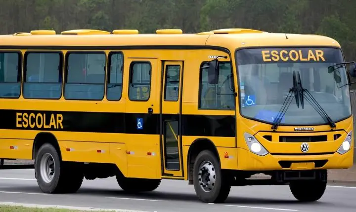 MP firma acordo com Prefeitura de Croatá para regularizar transporte escolar e garantir segurança de estudantes